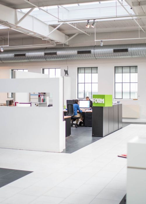 Einblick ins Büro in welcher ein Grossteil der Ideenentwicklung & Konzeption statt.