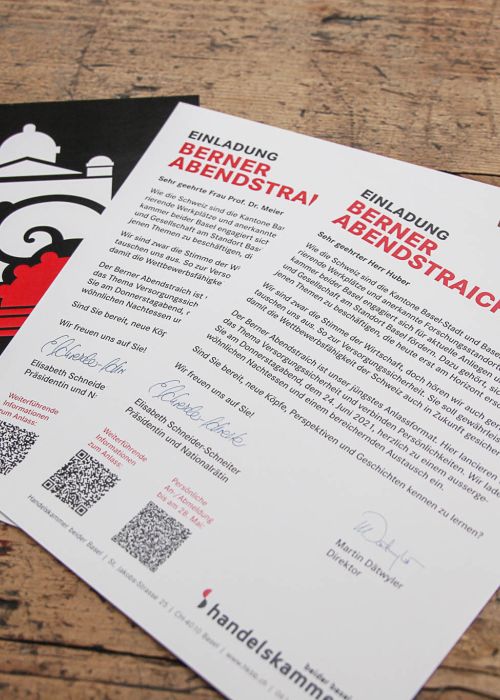 Flyer mit QR-Code beidseitig bedruckt im Digitaldruck Verfahren.